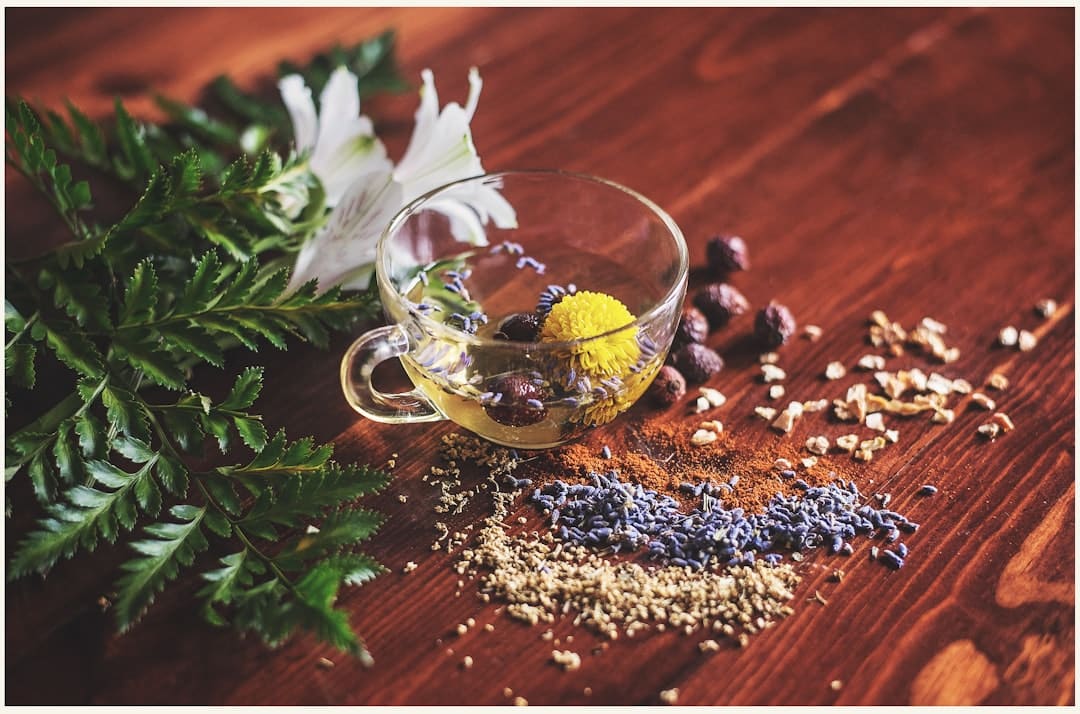découvrez tout sur les herbes : variétés, bienfaits, conseils de culture et recettes pour sublimer vos plats avec des saveurs uniques et naturelles. explorez l'univers des herbes et enrichissez votre cuisine.